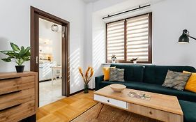 Peanut Premium Apartment With Ac Ochota